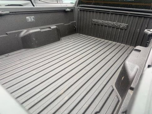 Used 2025 Toyota Tacoma TRD Sport AWD/4WD image 8