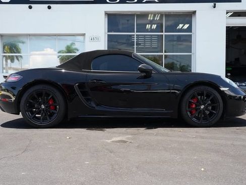 Used 2017 Porsche 718 Boxster S RWD image 17