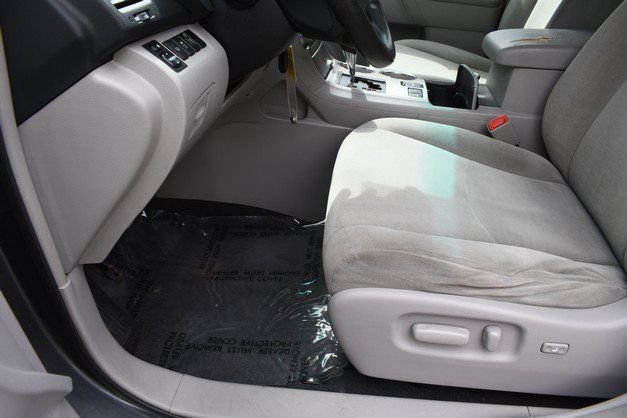 Used 2011 Toyota Highlander 4WD w/ Tech Pkg image 15