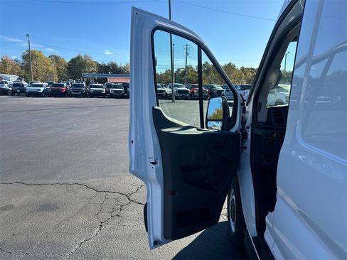 New 2026 Ford Transit 250 148 Medium Roof image 13