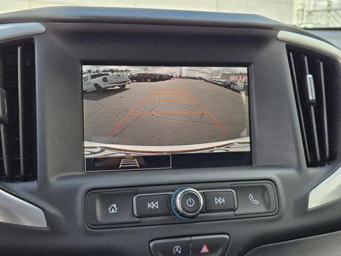 Used 2023 GMC Terrain SLE w/ Driver Convenience Package image 8