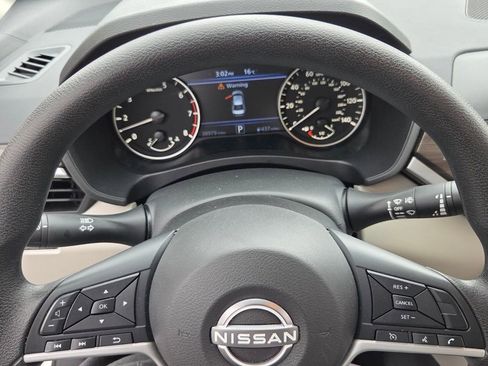 Used 2025 Nissan Altima 2.5 SV image 21