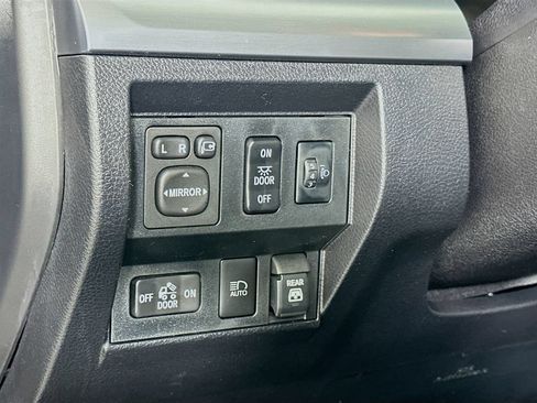 Used 2021 Toyota Tundra Platinum AWD/4WD image 10