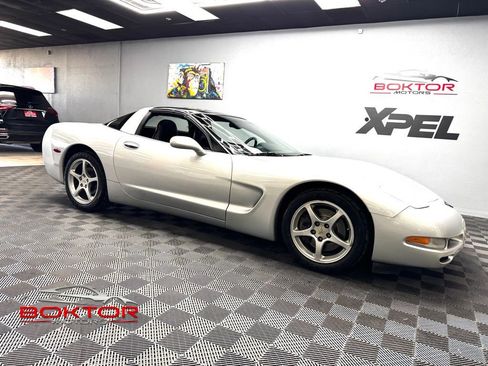 Used 2001 Chevrolet Corvette Coupe w/ Preferred Equipment Group2 image 1