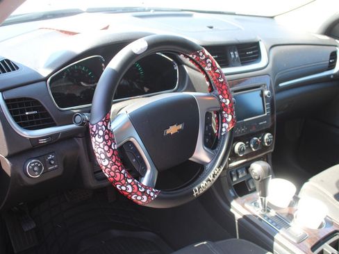 Used 2016 Chevrolet Traverse LT FWD image 9