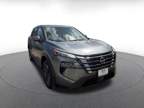 Used 2025 Nissan Rogue SV FWD image 3