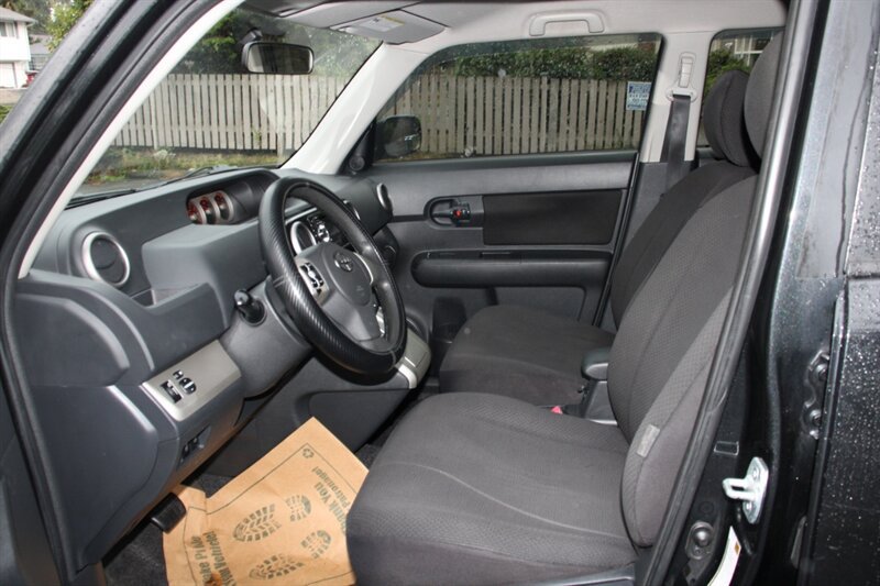 Used 2008 Scion xB FWD image 5