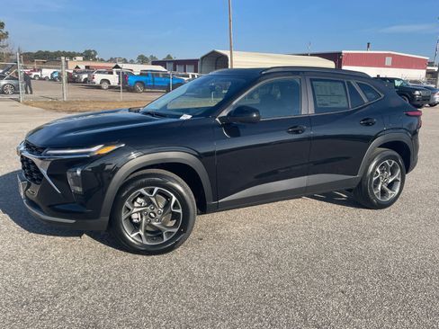 New 2026 Chevrolet Trax LT image 3
