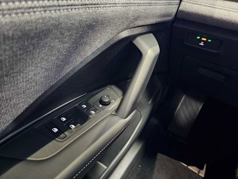 New 2025 Volkswagen Tiguan S image 32