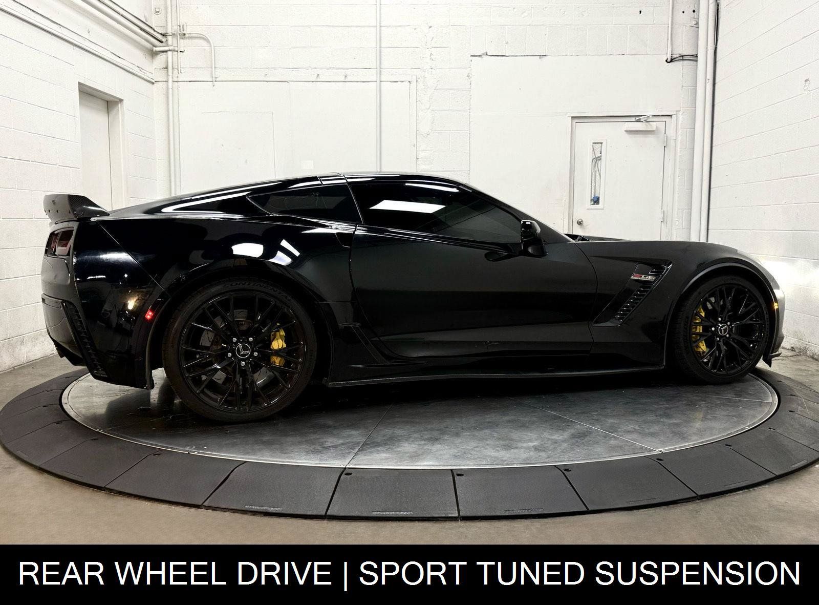 Used 2015 Chevrolet Corvette Z06 w/ 3LZ Preferred Equipment Group RWD image 8