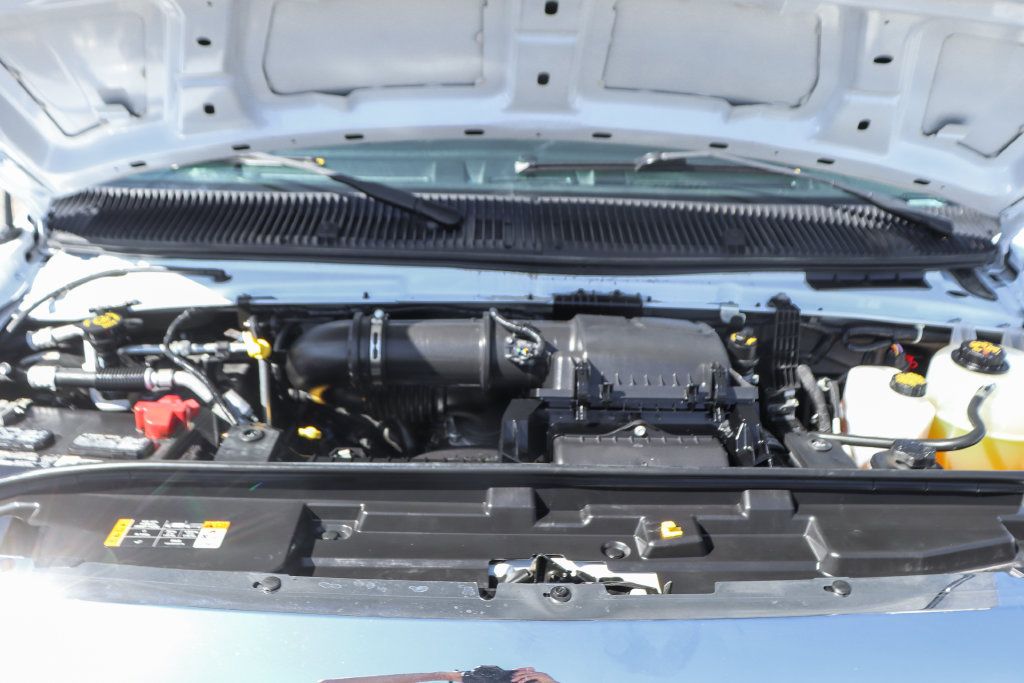 Used 2024 Ford E-450 and Econoline 450 Super Duty w/ Power Windows & Locks Group RWD image 11