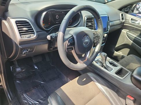 Used 2019 Jeep Grand Cherokee Altitude RWD image 7
