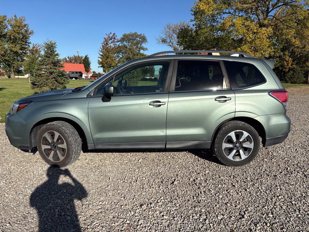 Used 2017 Subaru Forester 2.5i Limited AWD/4WD image 9