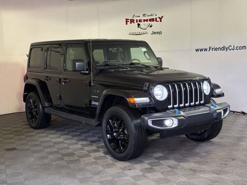 Used 2023 Jeep Wrangler Unlimited Sahara w/ Cold Weather Group image 4