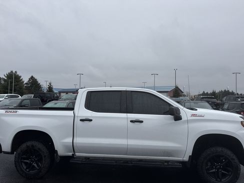 Used 2021 Chevrolet Silverado 1500 LT Trail Boss w/ Bed Protection Package image 9