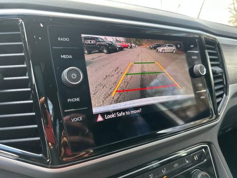 Used 2023 Volkswagen Atlas Cross Sport SE w/ Panoramic Sunroof Package image 10