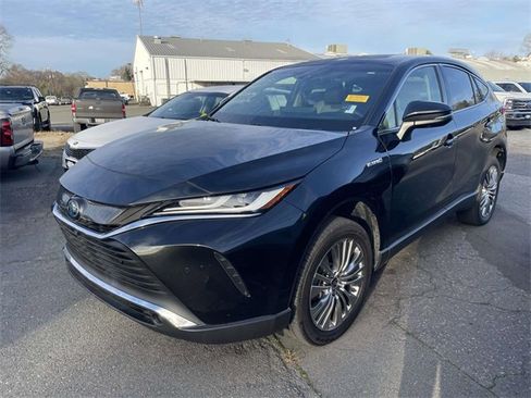 Used 2021 Toyota Venza Limited image 3