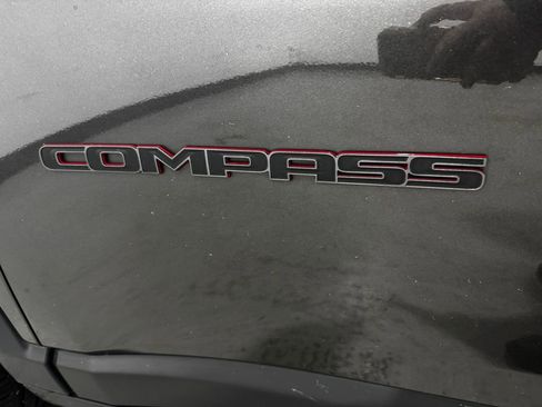 Used 2022 Jeep Compass Trailhawk AWD/4WD image 31