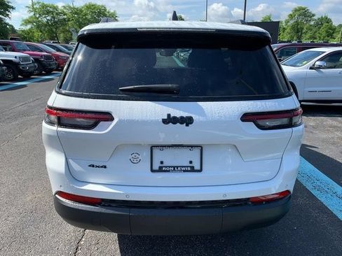 Used 2023 Jeep Grand Cherokee L Laredo AWD/4WD image 4