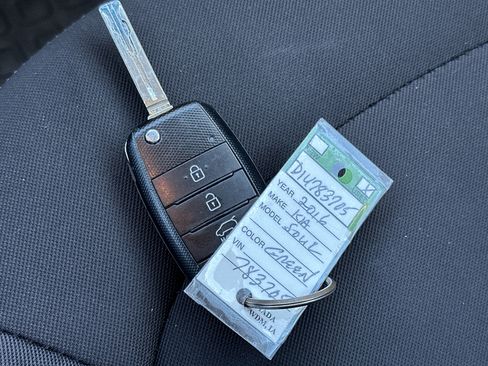 Used 2016 Kia Soul Base image 41