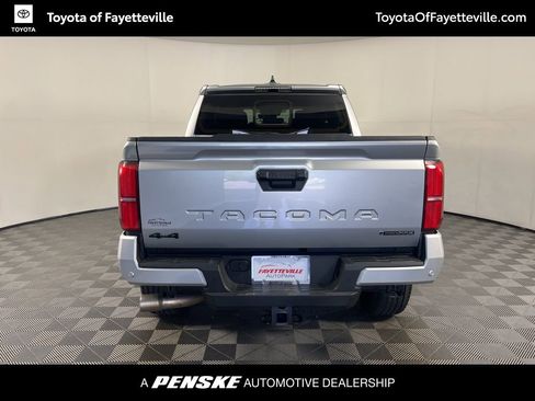 Certified 2025 Toyota Tacoma TRD Off-Road AWD/4WD image 11