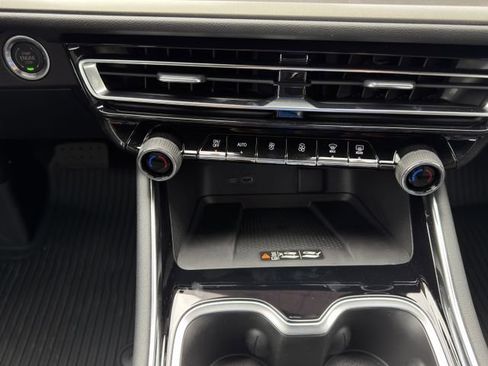 New 2026 Chevrolet Traverse LT w/ Midnight/Sport Edition FWD image 17