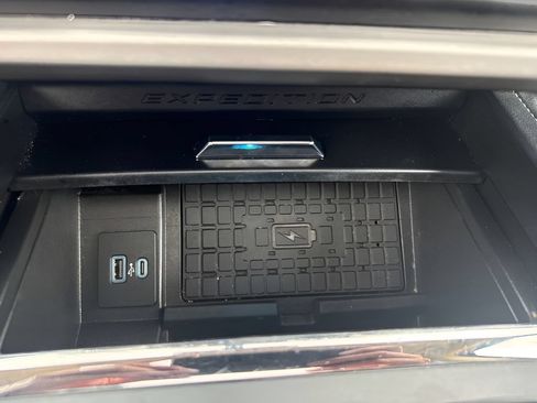 Used 2023 Ford Expedition XLT AWD/4WD image 20