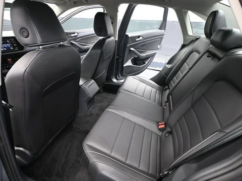 Used 2024 Volkswagen Jetta SE FWD image 30