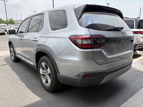Used 2025 Honda Pilot EX-L image 8