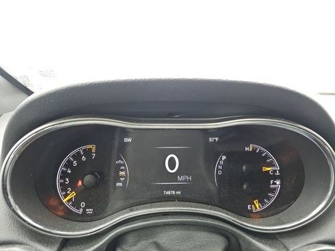 Used 2018 Jeep Grand Cherokee Altitude image 22