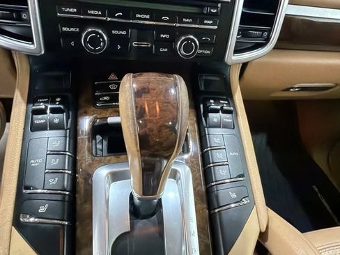 Used 2014 Porsche Cayenne Diesel AWD/4WD image 43