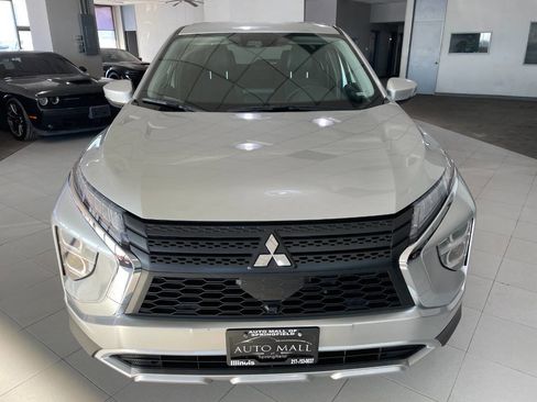 Used 2025 Mitsubishi Eclipse Cross SE image 2