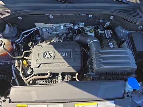 Used 2022 Volkswagen Atlas Cross Sport SEL R-Line AWD/4WD image 34