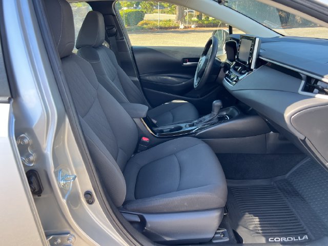 Used 2020 Toyota Corolla LE FWD image 9