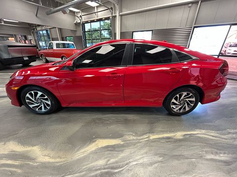 Used 2018 Honda Civic EX image 28