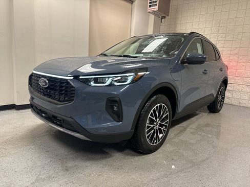 New 2026 Ford Escape SE w/ PHEV Premium Package image 13