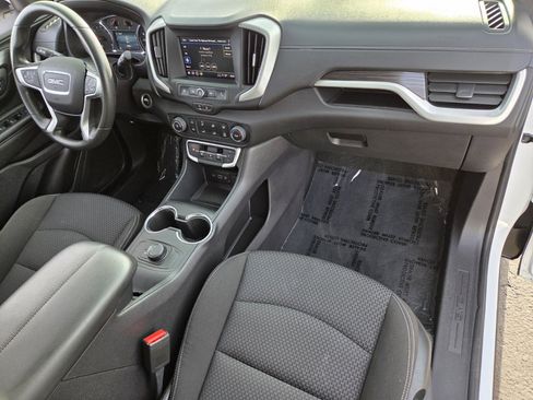 Used 2024 GMC Terrain SLE image 16