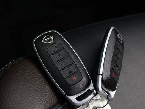 Certified 2023 Nissan Pathfinder Platinum image 28