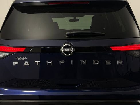 Used 2022 Nissan Pathfinder SV w/ SV Premium Package FWD image 13