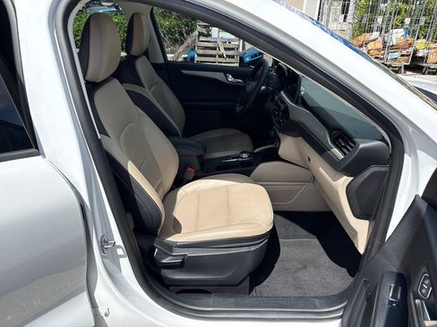 Used 2021 Ford Escape SEL FWD image 4