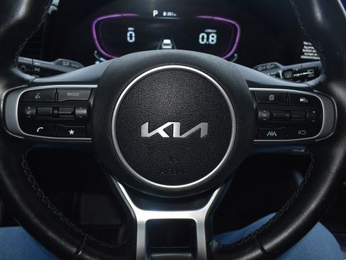 Used 2023 Kia Sportage EX image 18