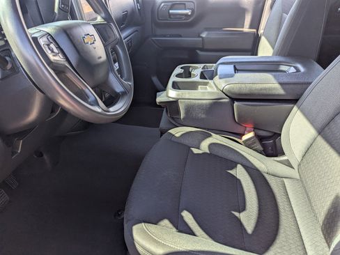 Used 2023 Chevrolet Silverado 1500 Custom image 9