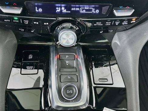 Used 2024 Acura MDX SH-AWD image 23