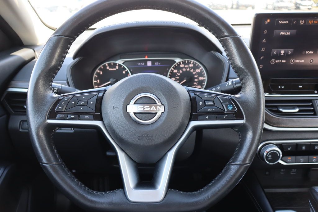 Used 2024 Nissan Altima 2.5 SV w/ SV Premium Package FWD image 6