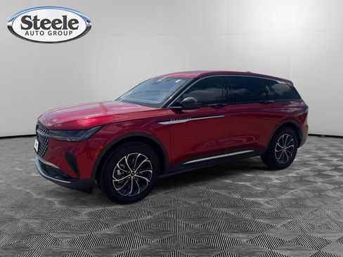 Used 2025 Lincoln Nautilus Premier AWD/4WD image 1