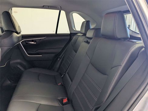 Used 2021 Toyota RAV4 XLE Premium AWD/4WD image 36