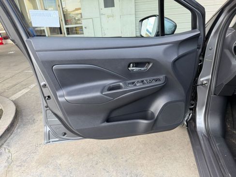 Used 2025 Nissan Versa SV image 18