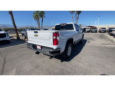 Used 2024 Chevrolet Silverado 2500 LTZ w/ LTZ Convenience Package image 7