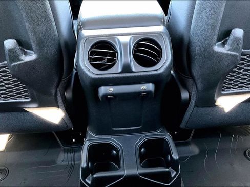 New 2026 Jeep Gladiator Sport image 20