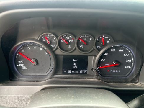 Used 2023 Chevrolet Silverado 1500 Custom AWD/4WD image 13